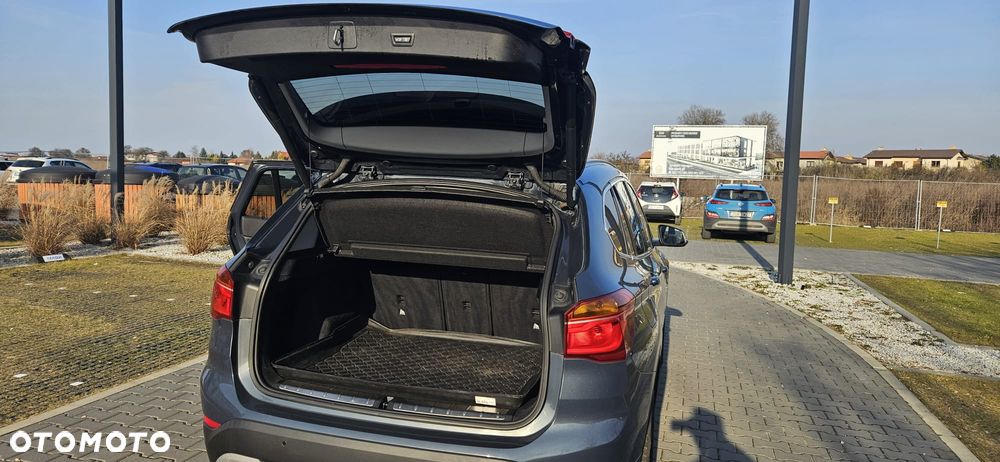 BMW X1 sDrive18i - 12