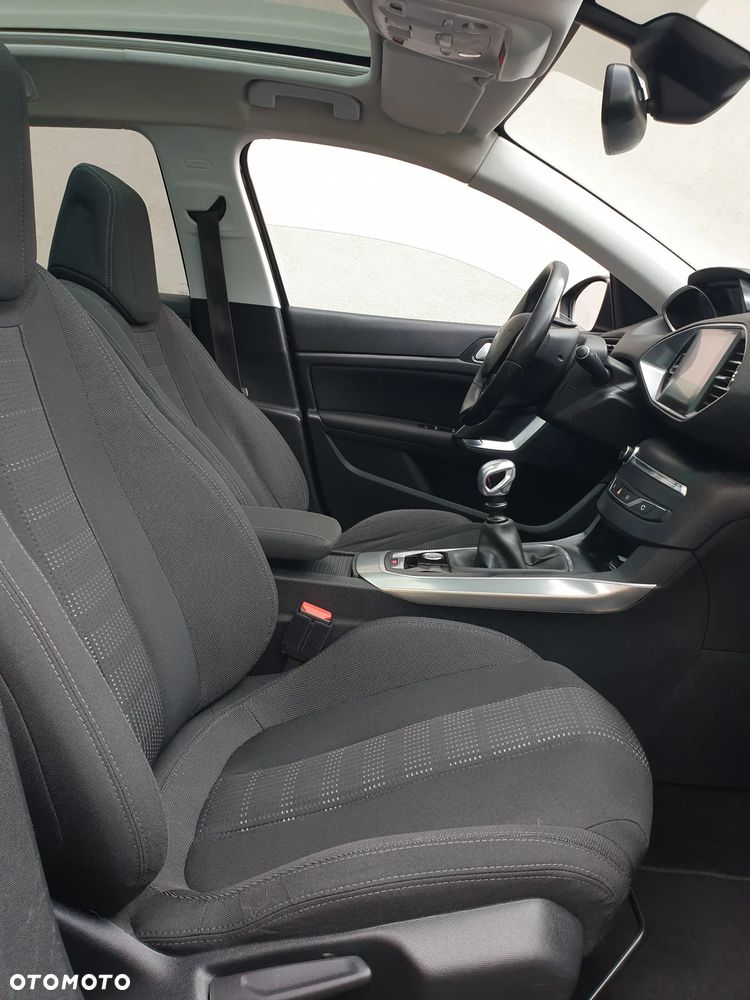 Peugeot 308 2.0 BlueHDi Allure S&S - 32