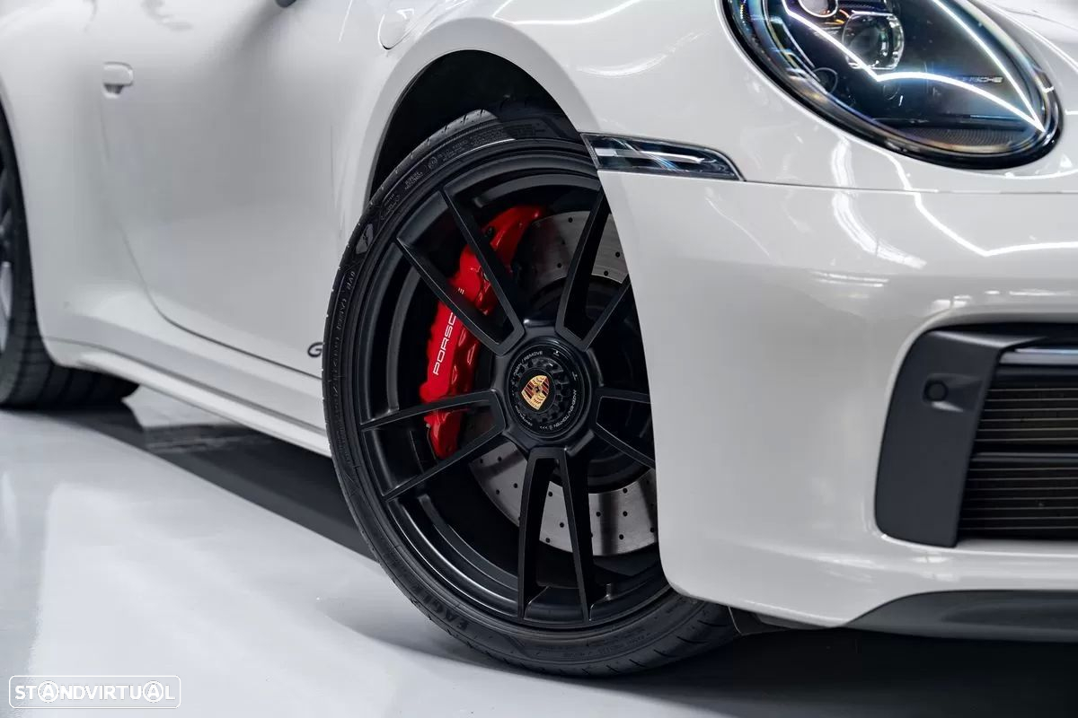 Porsche 911 (992) Carrera 4 GTS PDK - 4