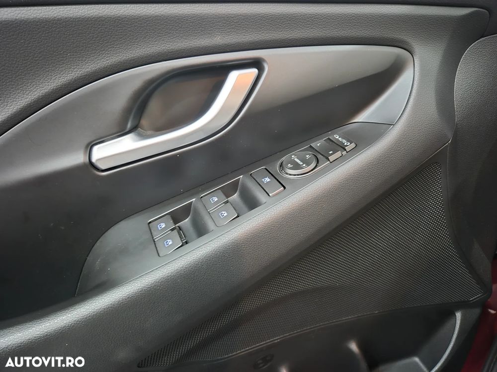Hyundai i30 - 23