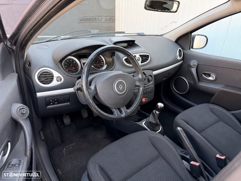 Renault Clio 1.2 16V Authentique - 15
