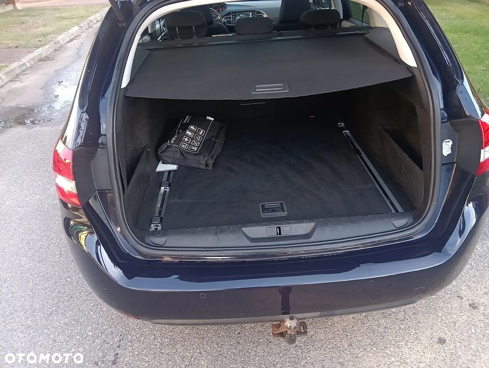 Peugeot 308 SW BlueHDi 120 EAT6 Stop & Start Allure - 15
