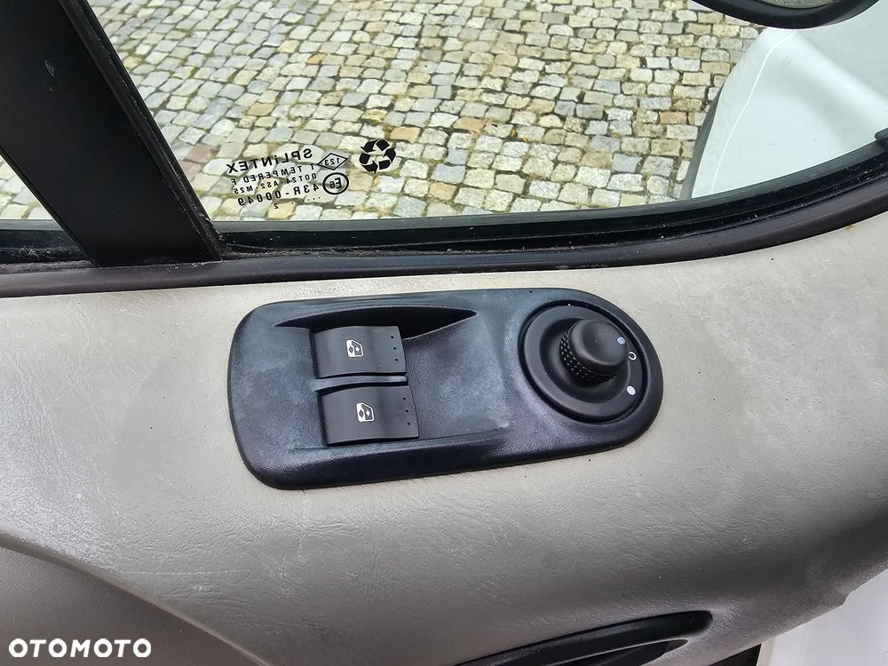 Opel Vivaro - 39