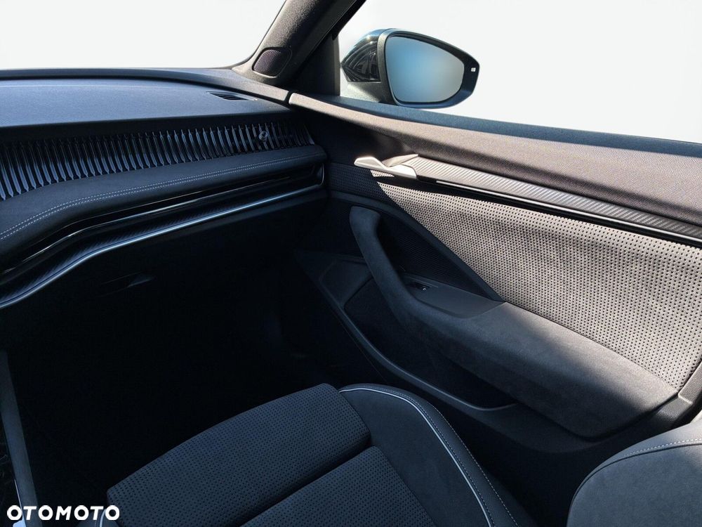 Skoda Superb 2.0 TDI SCR Sportline DSG - 24
