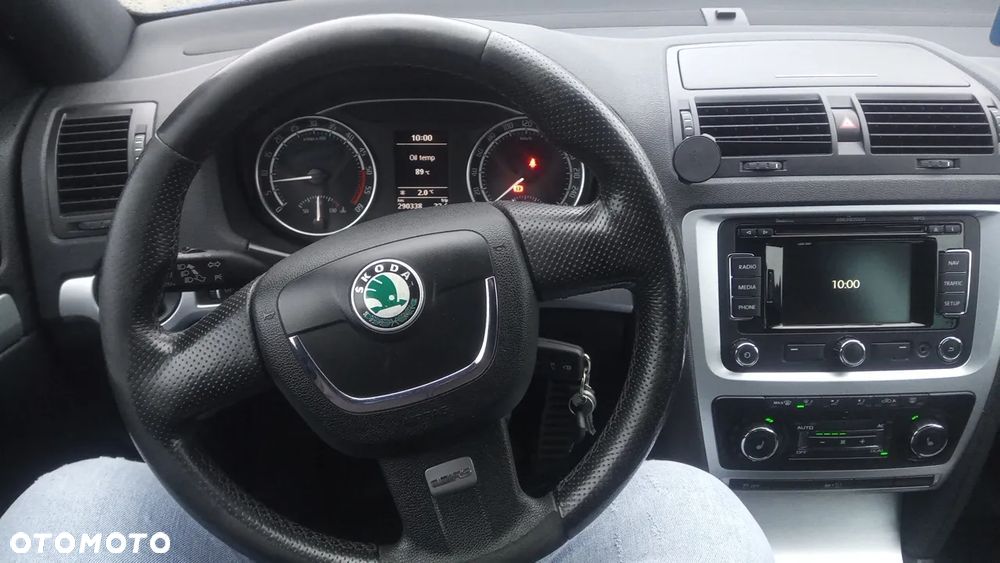 Skoda Octavia Combi 2.0 TDI CR DPF RS - 27