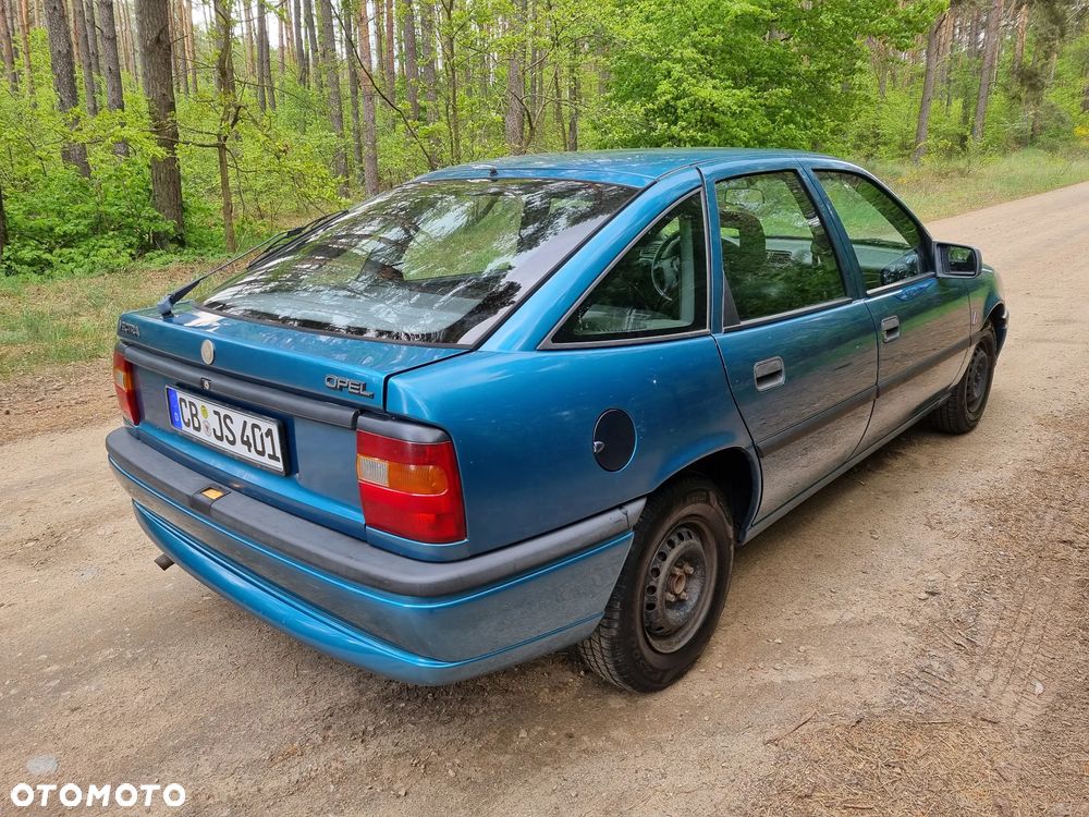 Opel Vectra 1.6 GL - 4