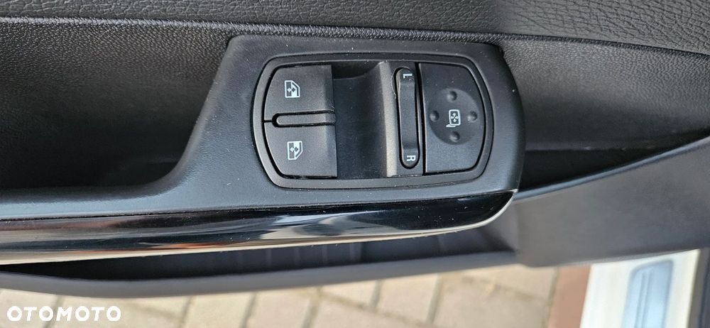 Opel Corsa 1.4 16V 150 Jahre - 23