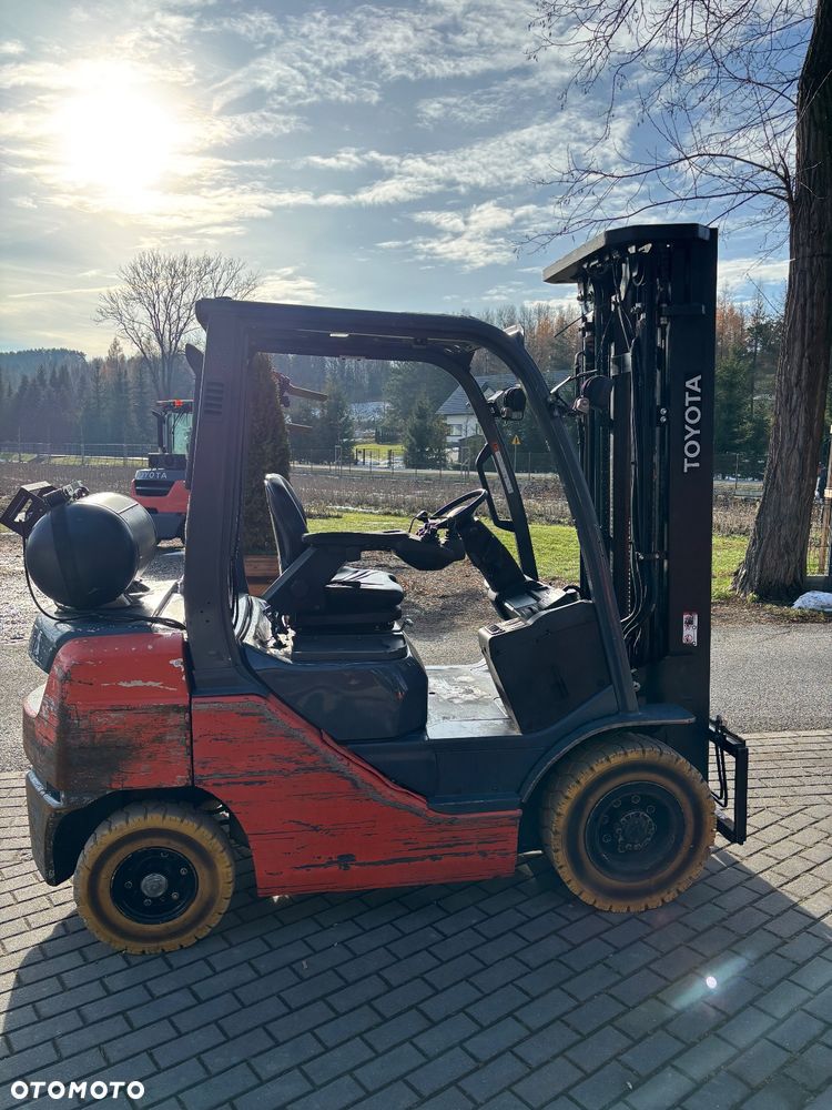 Toyota 8FGF25  Tonero 2,5t Tony LPG BENZYNA triplex - 4