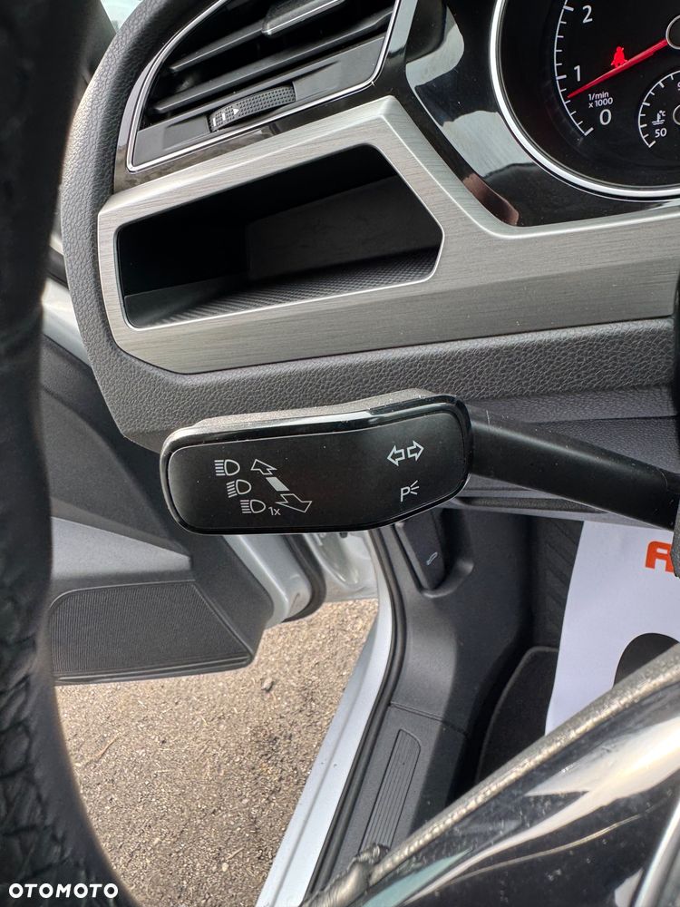 Volkswagen Touran 1.5 TSI ACT OPF Trendline - 35