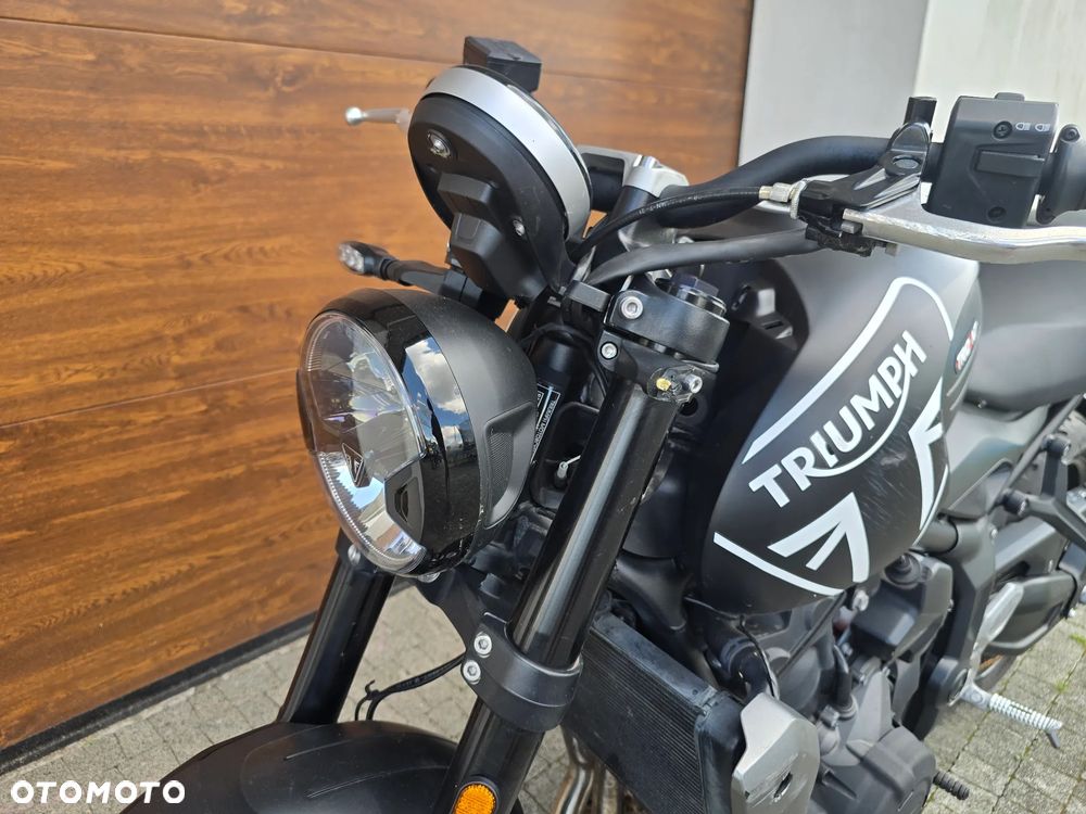 Triumph Trident - 25