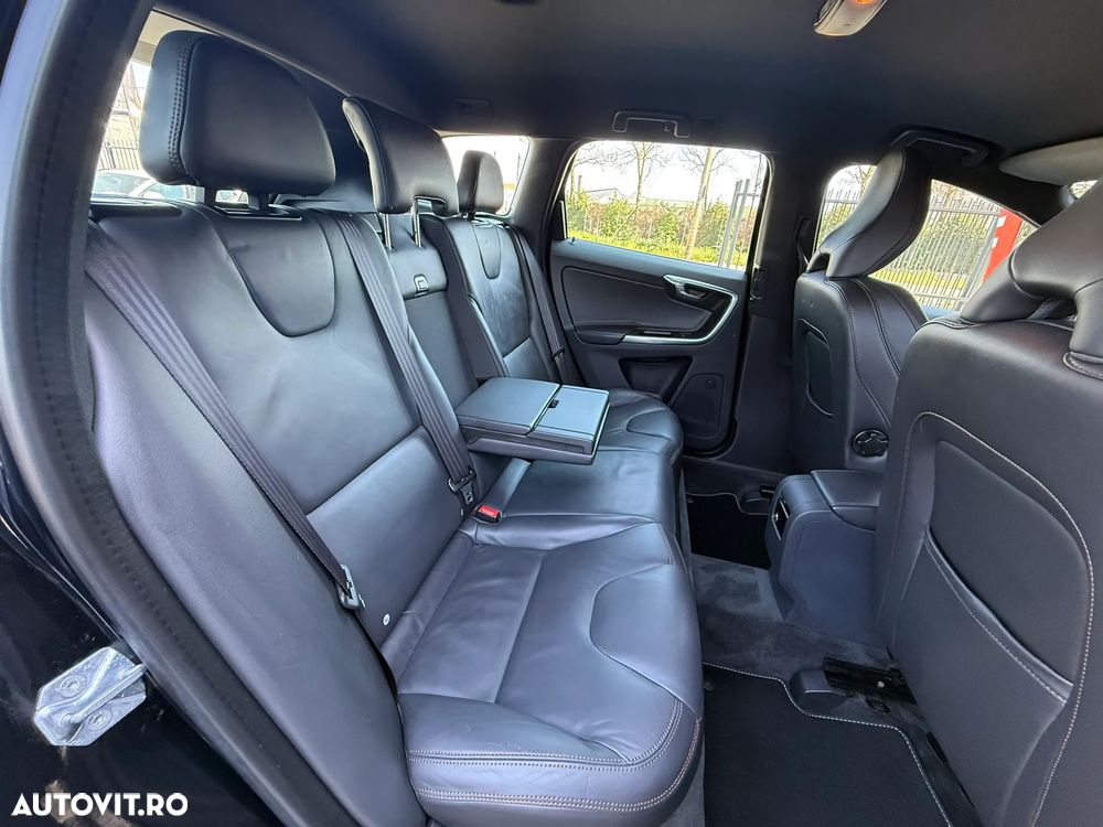 Volvo XC 60 D5 AWD Summum - 18