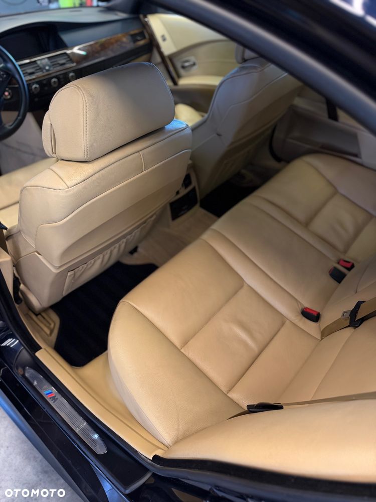 BMW Seria 5 535d - 24