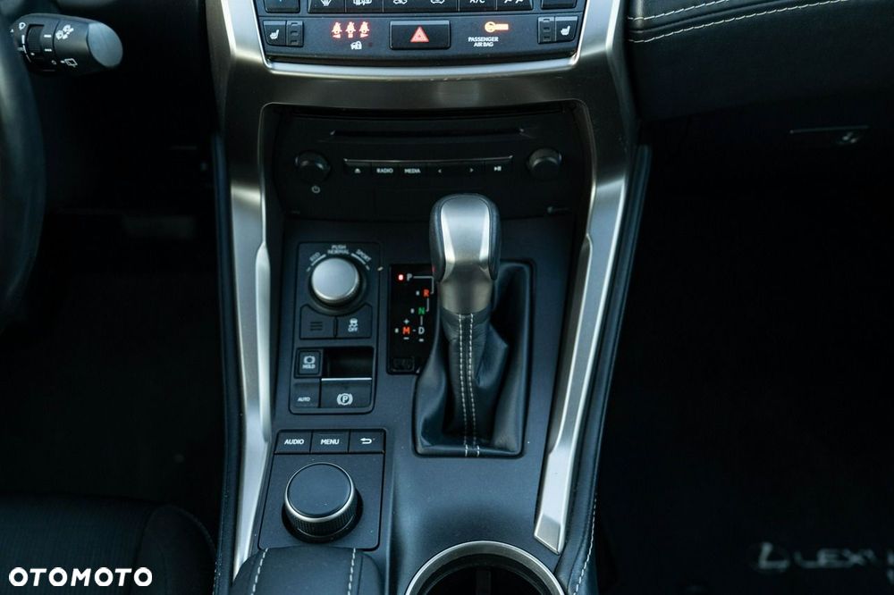 Lexus NX 200t Elite AWD - 22