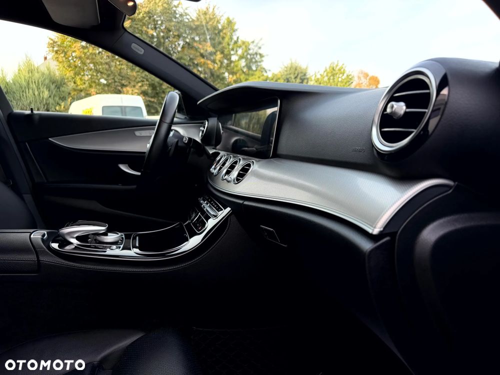 Mercedes-Benz Klasa E 220 d 9G-TRONIC Sportstyle Edition - 24