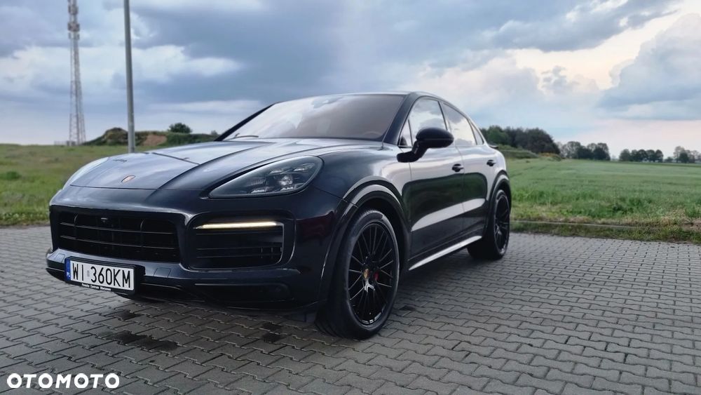 Porsche Cayenne - 1