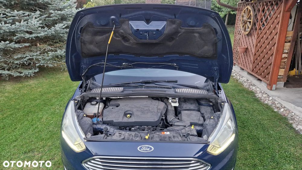 Ford Grand C-MAX - 24