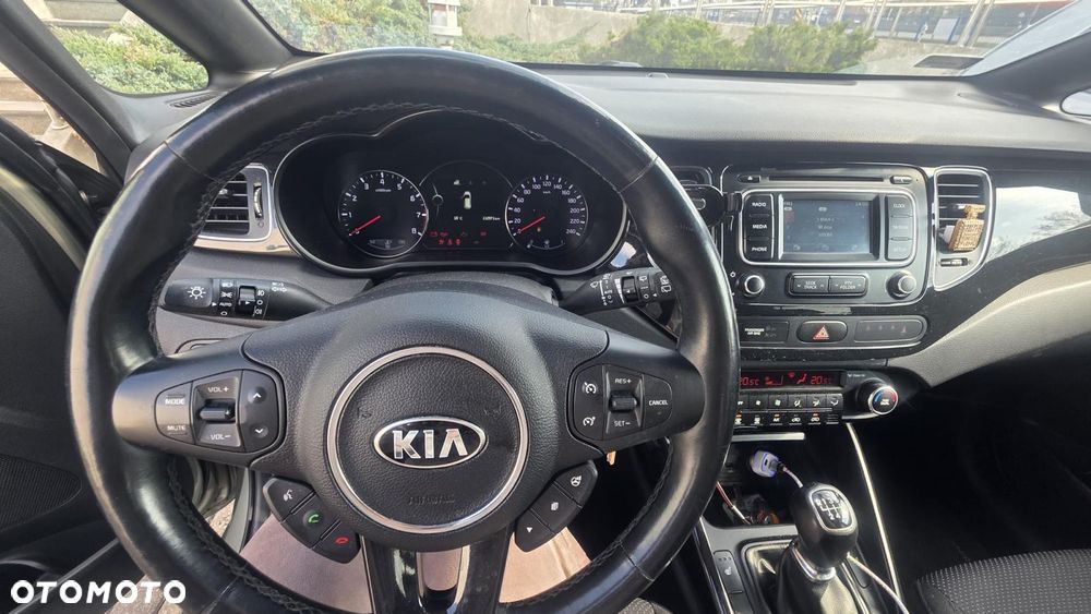 Kia Carens 1.6 GDI L - 7