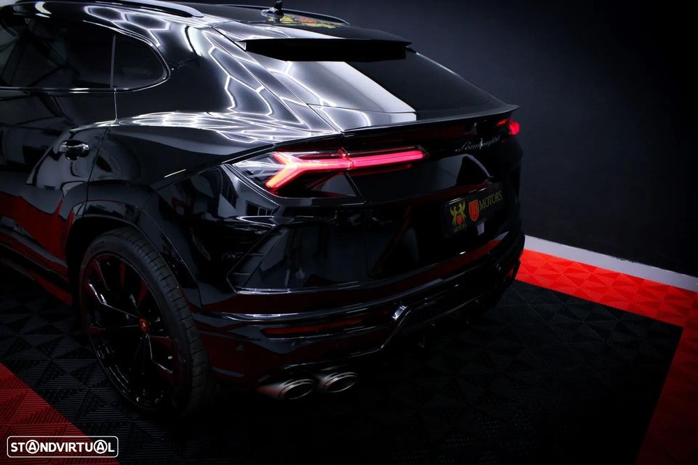 Lamborghini Urus 4.0 V8 - 12