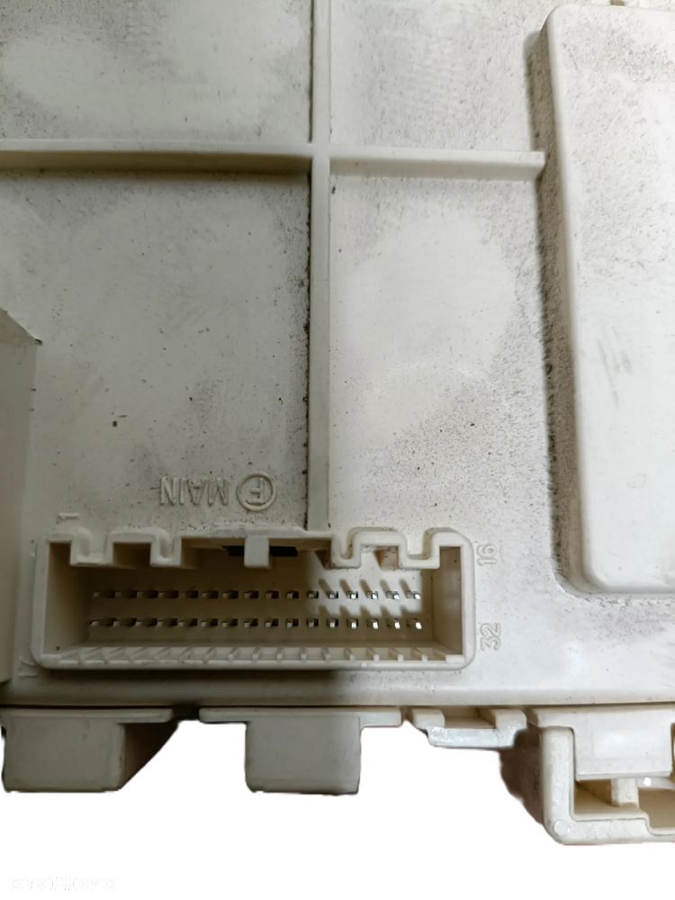 KIA CEED II 2 12-18 1,6 CRDI SKRZYNKA BEZPIECZNIKÓW 91950-A2011 * - 9