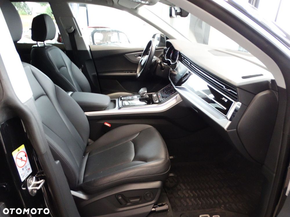 Audi Q8 - 32