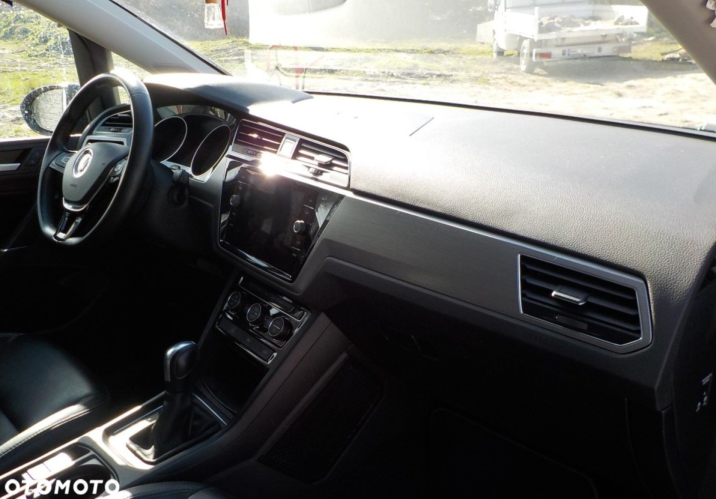 Volkswagen Touran - 17