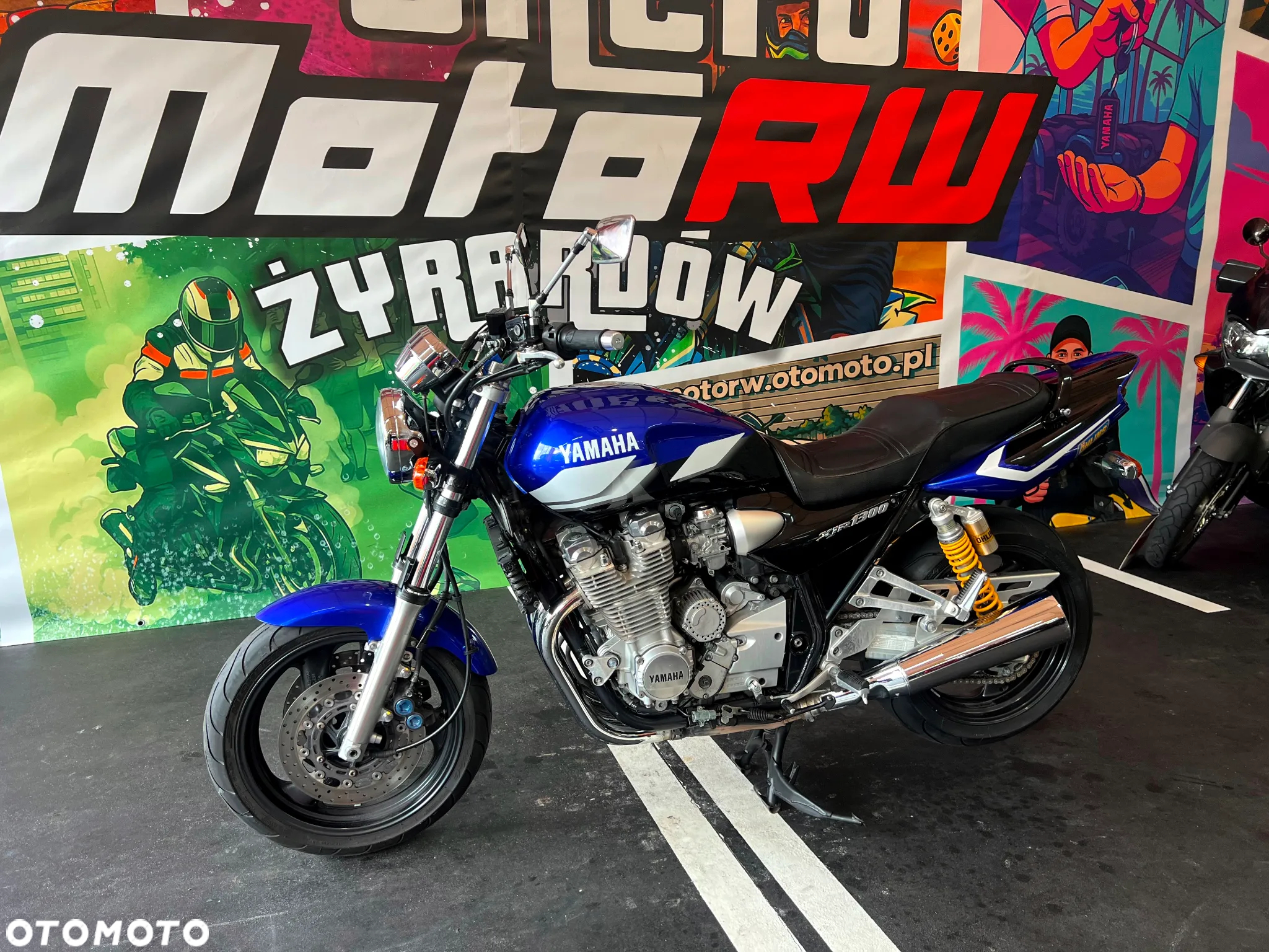 Yamaha XJR - 3