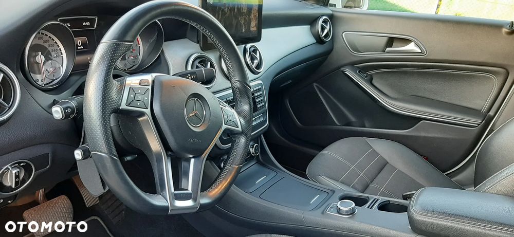 Mercedes-Benz CLA - 10