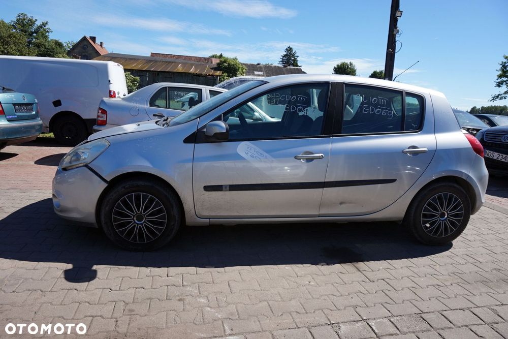 RENAULT CLIO III PH2 LIFT 5D HB 2009 TED69 1.2 16V D4F740 74KM JH3176 SREBRNY na części - 2