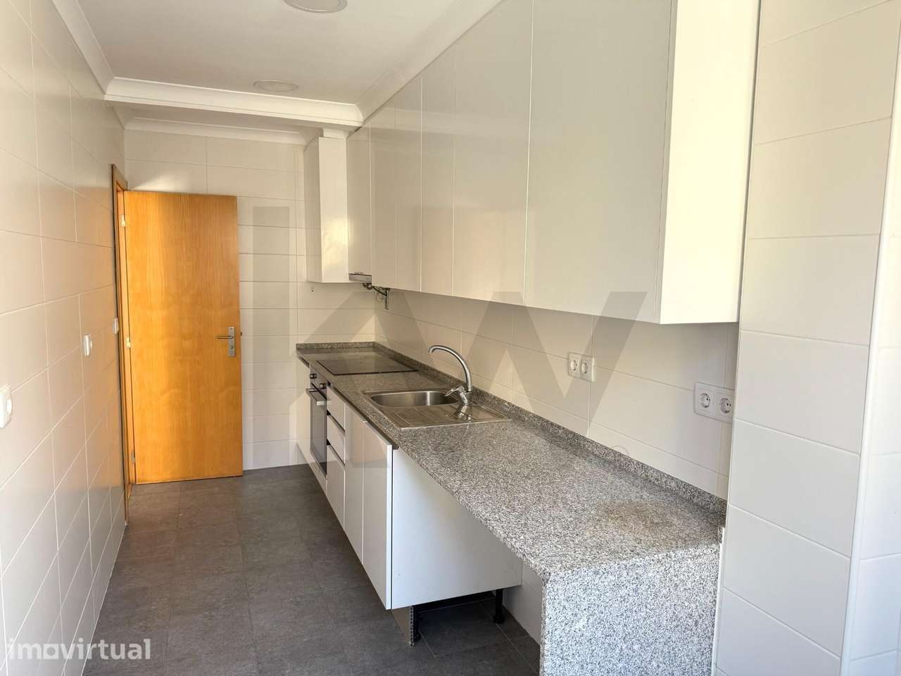 T1 remodelado com terraço nas Avenidas Novas - Grande imagem: 5/21