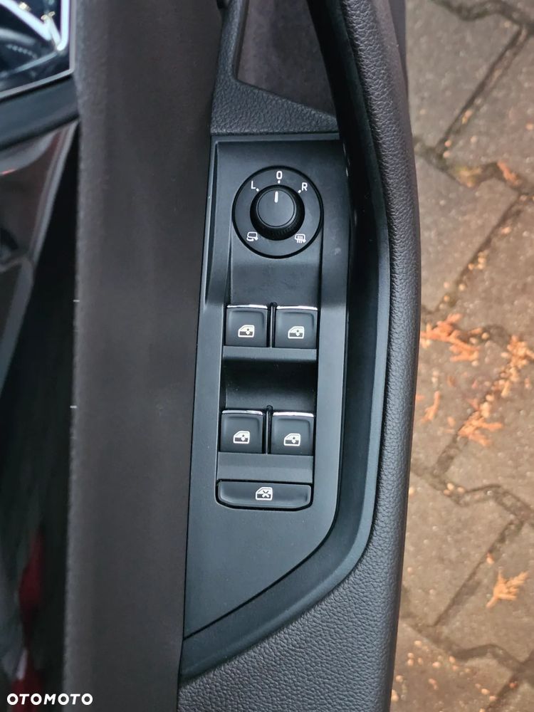 Skoda Superb 2.0 TDI L&K DSG - 29