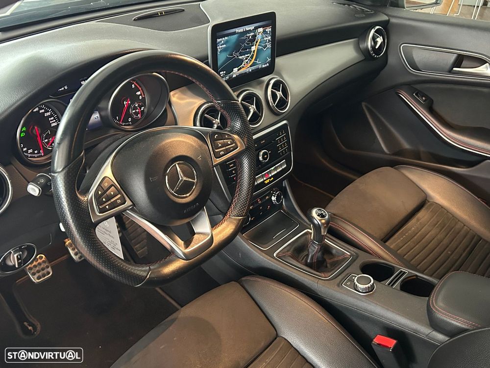 Mercedes-Benz CLA 200 d Shooting Brake AMG Line - 2