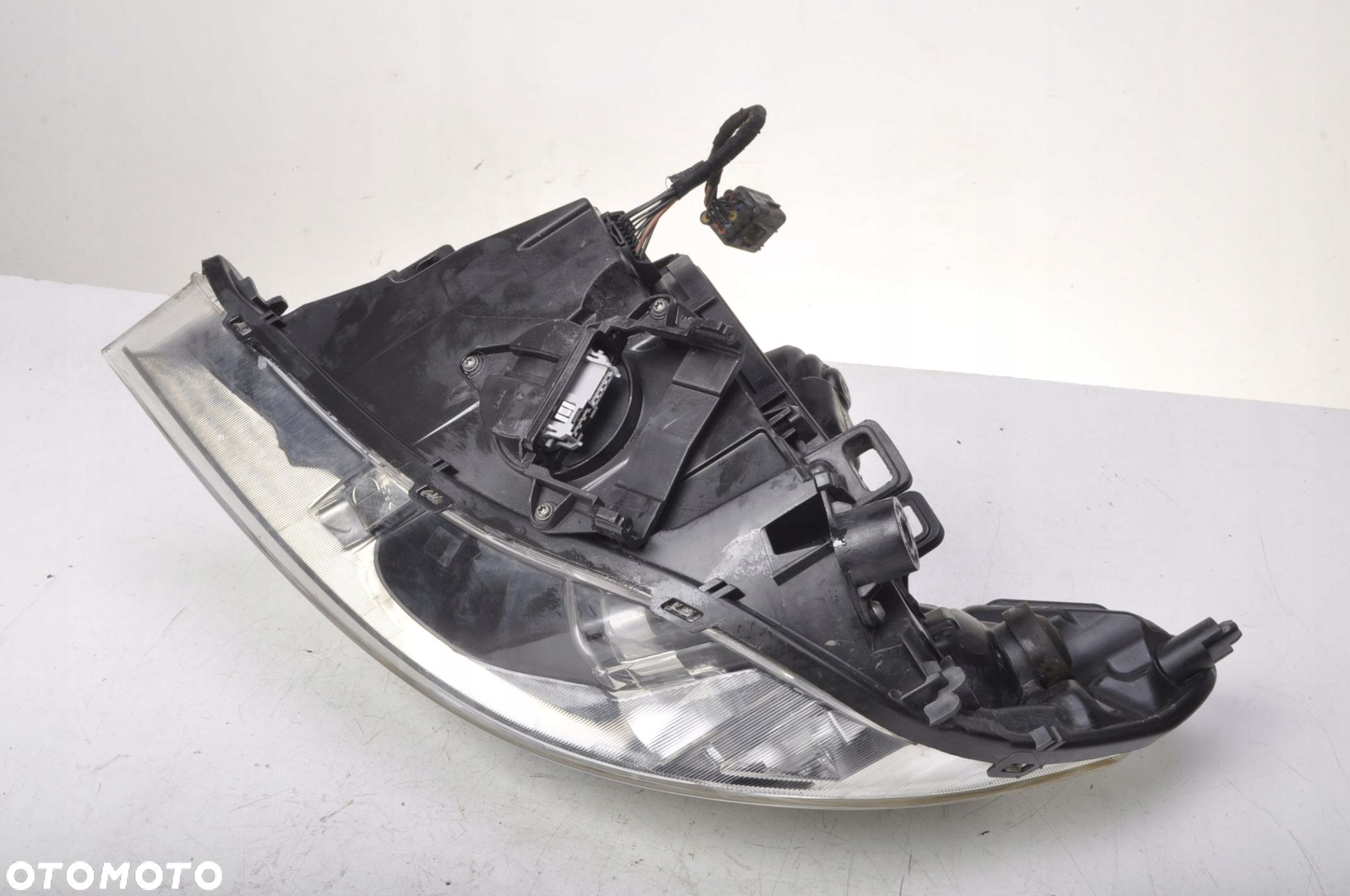 VOLVO S60 V60 LAMPA PRAWY PRZÓD XENON 31383065 - 6