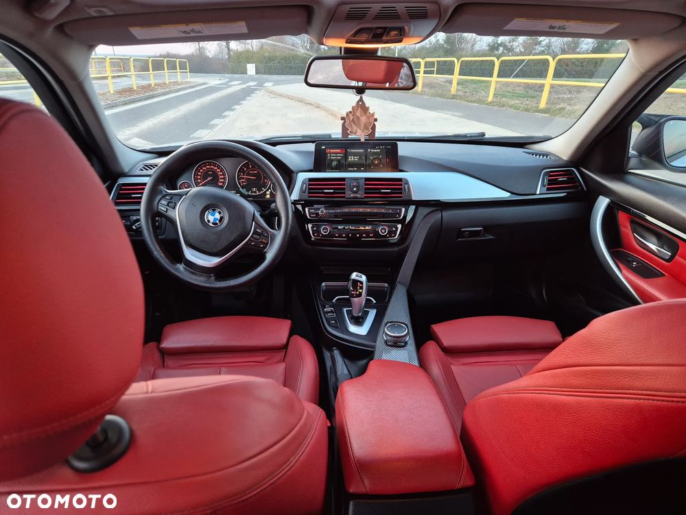 BMW Seria 3 320i xDrive - 9