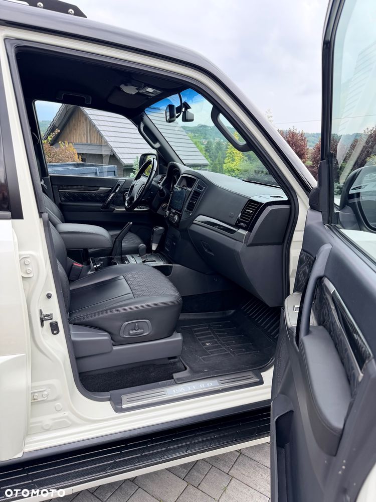 Mitsubishi Pajero - 9
