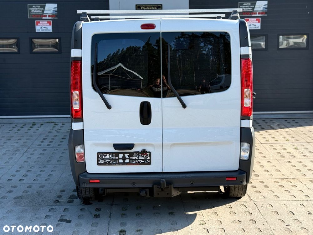 Opel Vivaro - 10