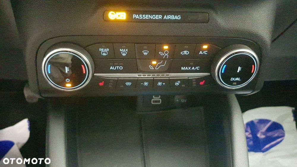 Ford Kuga - 25
