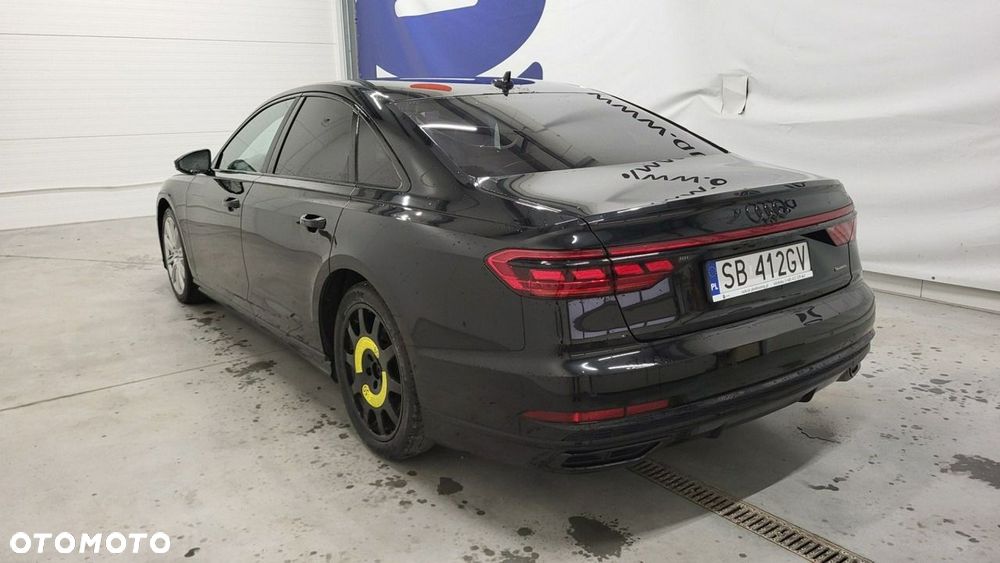 Audi A8 - 8