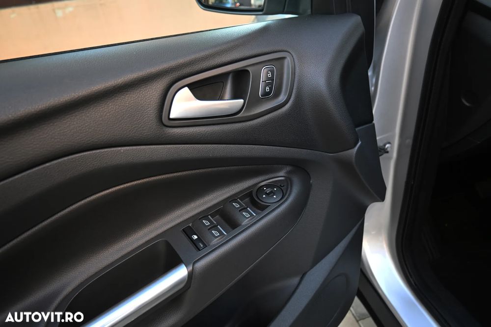 Ford Kuga 2.0 TDCi 4WD Powershift Titanium - 30