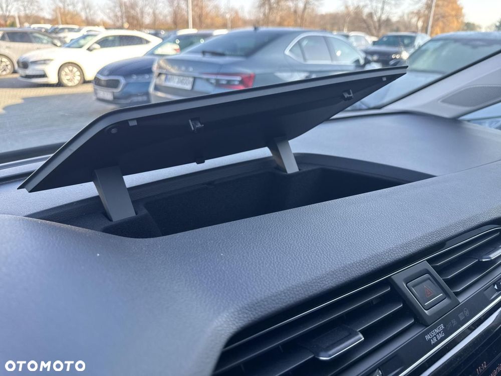 Volkswagen Touran - 29