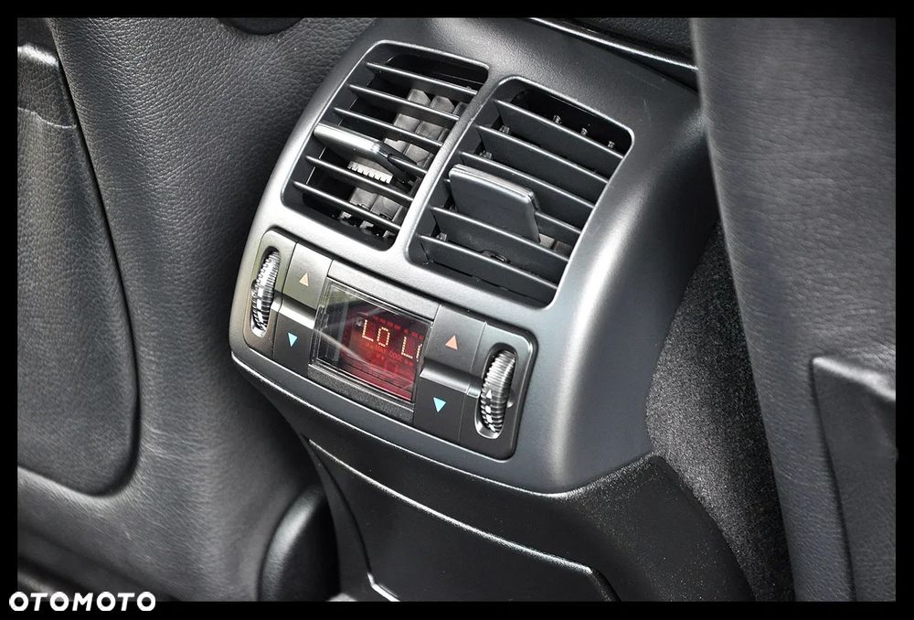 Mercedes-Benz Klasa E 320 CDI 7G-TRONIC Avantgarde - 31