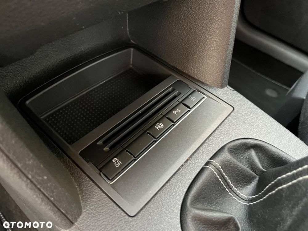 Volkswagen Touran - 19