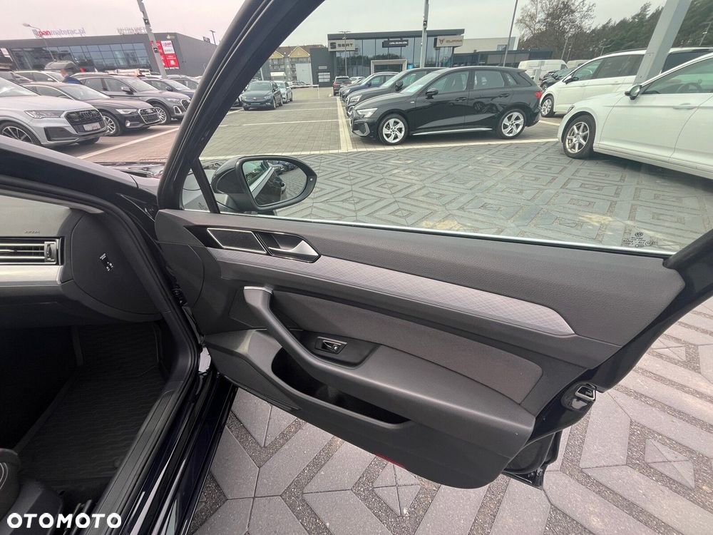 Volkswagen Passat - 24
