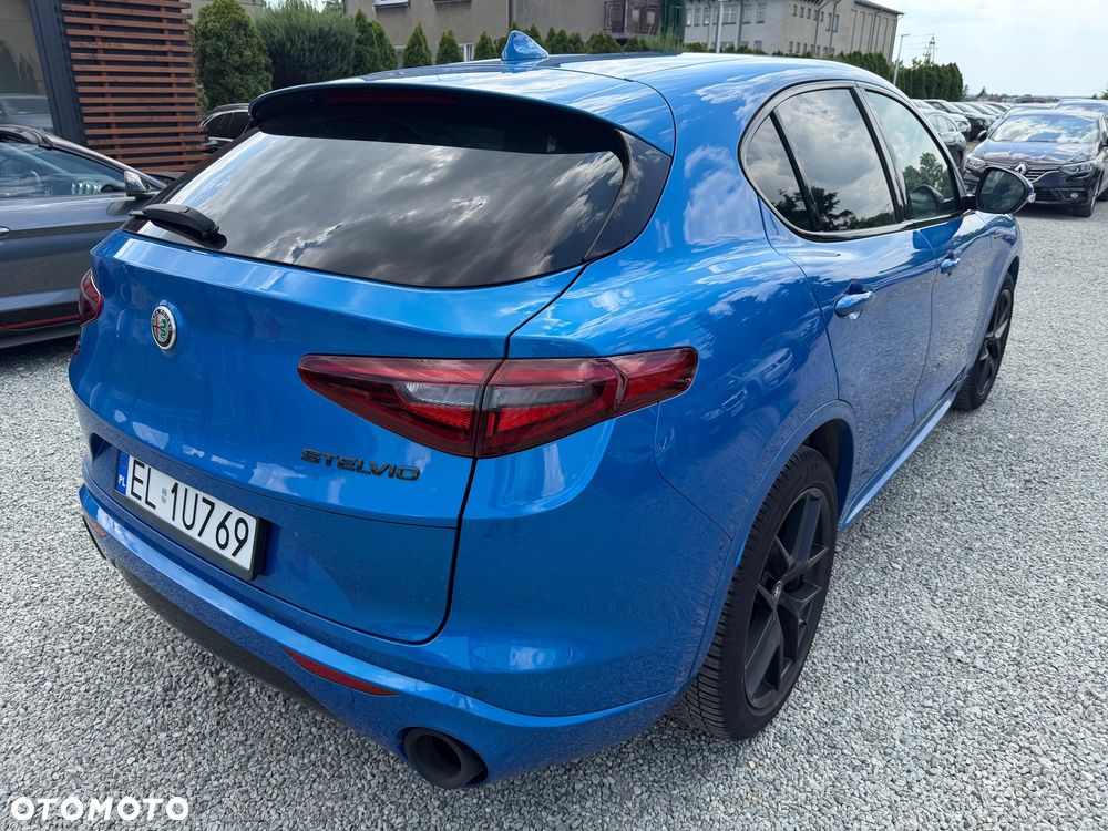 Alfa Romeo Stelvio 2.0 Turbo Veloce Q4 - 11