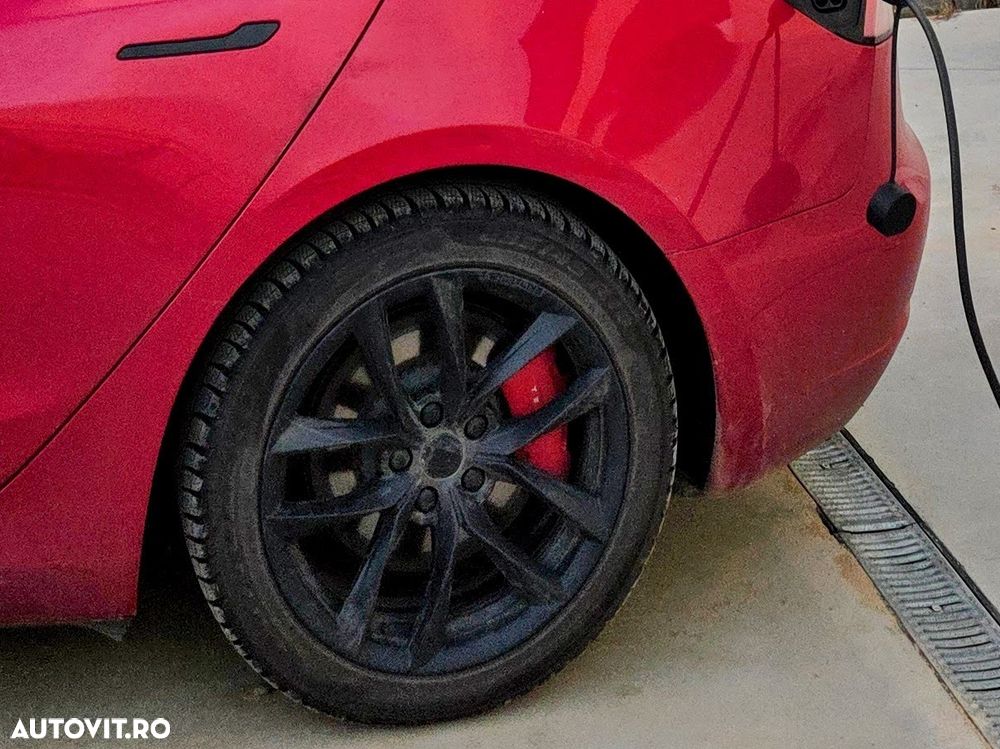 TESLA Model 3 2022 — imagine 18