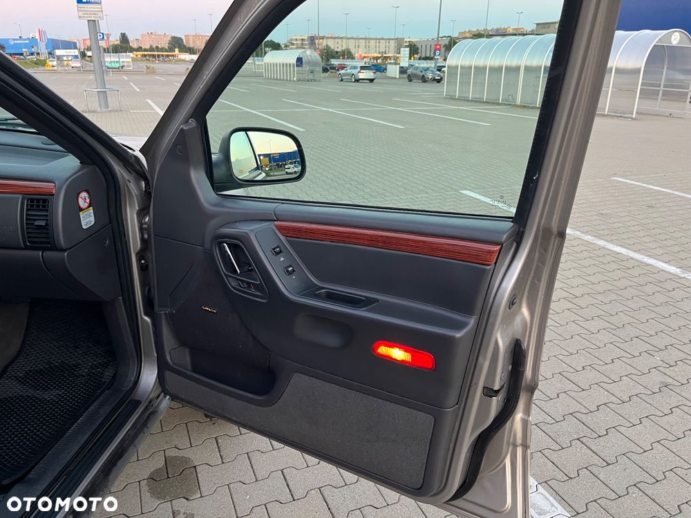 Jeep Grand Cherokee 4.7 Limited - 17