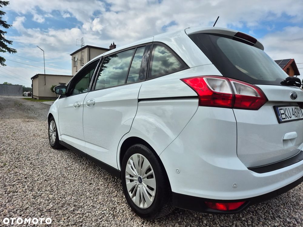 Ford Grand C-MAX - 19