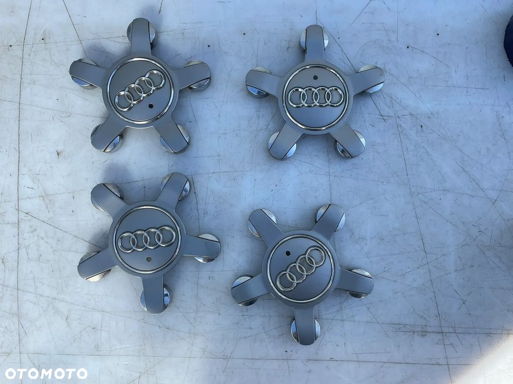 DEKIELKI DEKIELEK FELG ALUMINIOWYCH AUDI  8R0601165 - 1