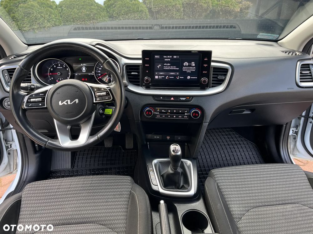 Kia Ceed 1.5 T-GDI M - 11