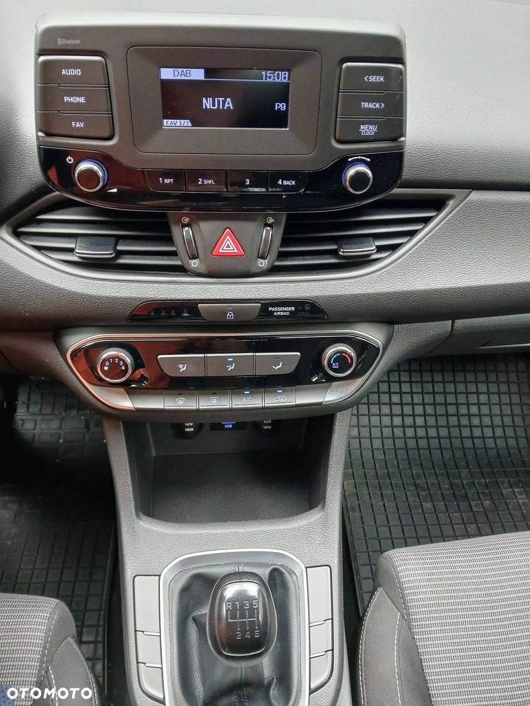 Hyundai i30 1.5 DPI Smart - 16