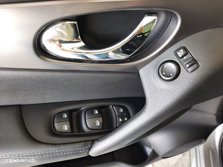 Nissan Qashqai 1.3 DIG-T N-Connecta J18 - 11
